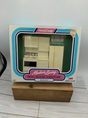 NUEVO 1991 Artesanía Moderna Living Elegante JUEGO DE COCINA Muebles para Casa de Muñecas Foto 1 de 4