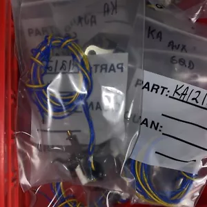 SQUARE D KA11212 AUX KA NEU IN GEÖFFNETER VERPACKUNG VERSANDBEREIT - Bild 1 von 1