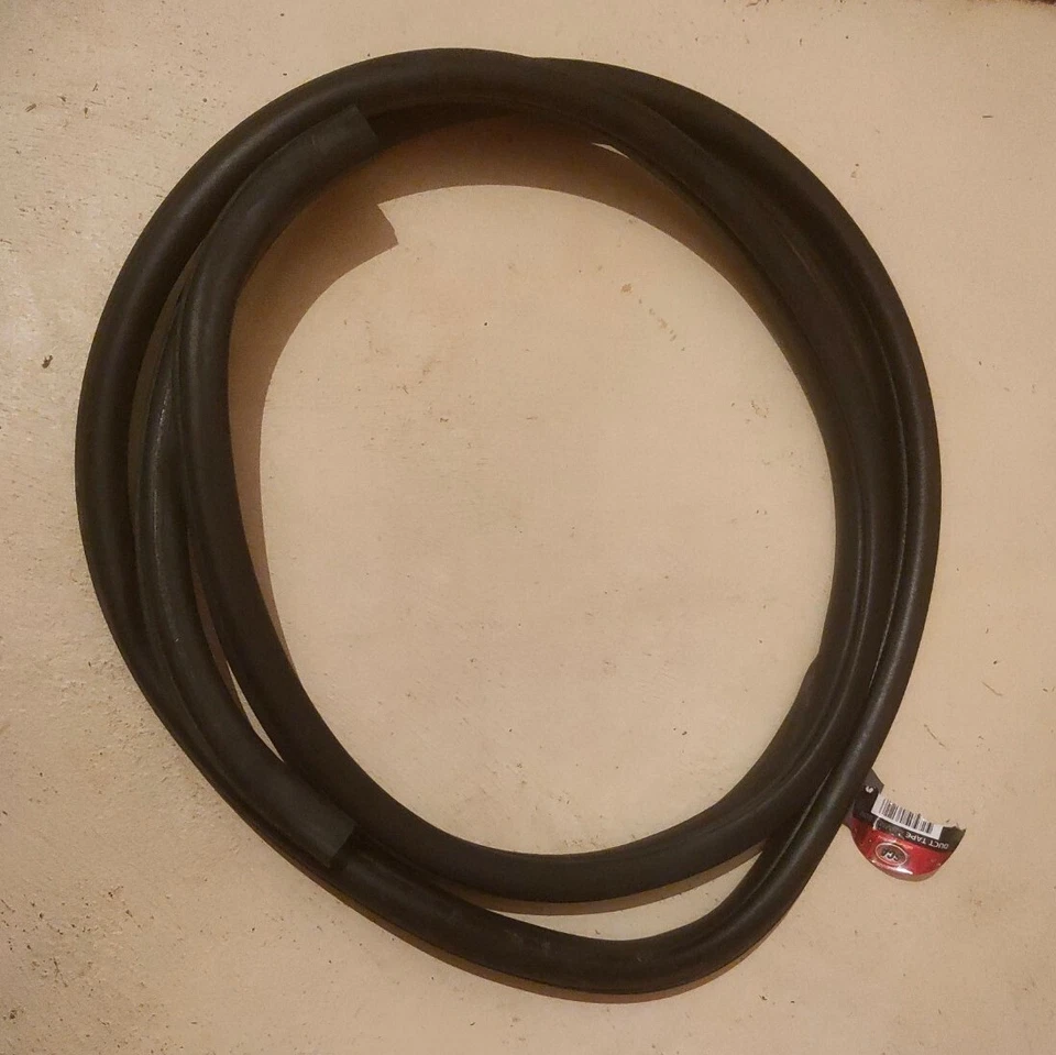 FORD BA BF Falcon Fairmont Ghia LEFT FRONT DOOR RUBBER SEAL on body of car - Image 1 of 1