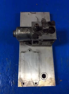 DDC Solenoid Valve Assembly 23530954 - Picture 1 of 2