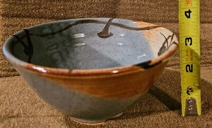 "Piccola ciotola in grestone tono terra colore timbro inferiore 3"" X 6,5" - Foto 1 di 11