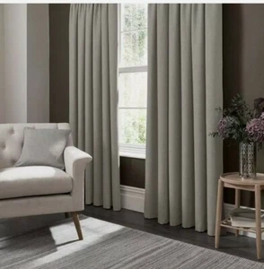 Un par de cortinas con ojales de pluma Elba semi-lisa forradas STUDIO G nunca usadas - Imagen 1 de 8
