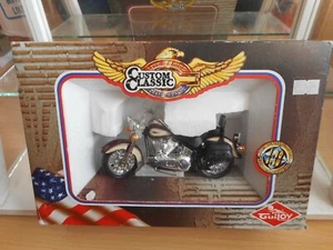 Guiloy Motorbike Classic American Cruiser in Dark Red on 1:18 in Box - Imagen 1 de 2