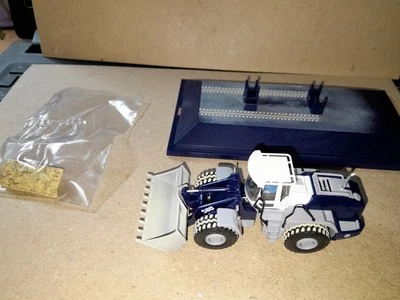 Herpa LIEBHERR  Radlader 580 blau,grau,Weiß   mit Fahrer+ Schaufelinhalt 1:87, - Bild 1 von 4