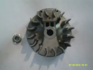 Takeoff Efco SA3000 Leaf Blower Flywheel 56550134R / Flywheel Nut 3911009R - Picture 1 of 2
