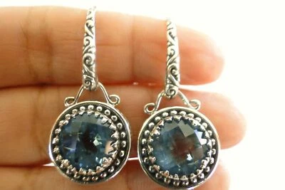 Pendientes colgantes de plata de ley 925 con borde de cuentas ornamentadas solitario redondo de topacio azul Foto 1 de 4