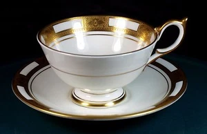 Aynsley Empress Weiß & Gold Pfingstrosenform Tassen & Untertassen - 1. Qualität - Neu! - Bild 1 von 2