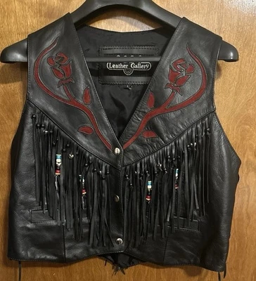 Chaleco negro con flecos de motociclista Leather Gallery para mujer con cordones laterales-cierre a presión-talla L Foto 1 de 4