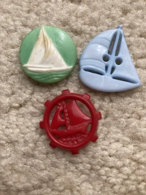 3 Vtg To Now Plastic Sailboat Buttons 7/8”-1” - Image 1 of 2