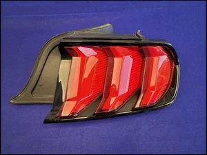 2018-2023 Ford Mustang GT S550 Passenger Rear Taillight Lamp Brake Light 2695 - Picture 1 of 12