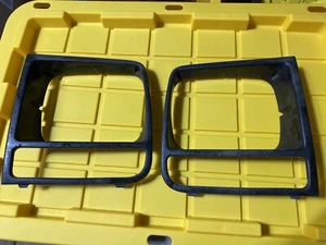 1984-1996 JEEP CHEROKEE LEFT Right DRIVER Passenger HEADLIGHT BEZEL Trim OEM Set - Picture 1 of 7