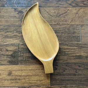Bandeja para servir MCM Monkey Pod madera en forma de hoja vintage playa fiesta barbacoa - Imagen 1 de 6