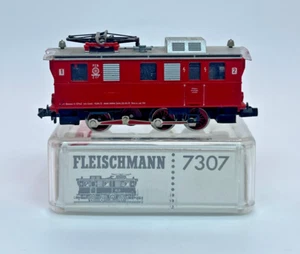 Locomotora de limpieza de vías roja Fleischmann 7307 escala N caja original - Imagen 1 de 8