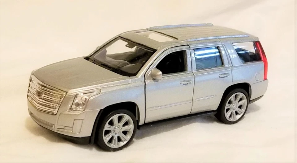 Welly - Cadillac Escalade modelo 2017 escala 1:34-1:39 prata (BBWE43751DS) - Imagem 1 de 1