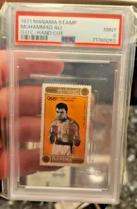 Tarjeta de boxeo Muhammad Ali PSA 9 (COMO NUEVA) sello Manama grandes campeones olímpicos - Imagen 1 de 2