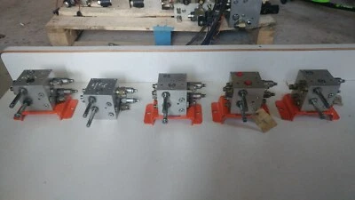 JLG 4641177 Valve assembly - Image 1 of 4