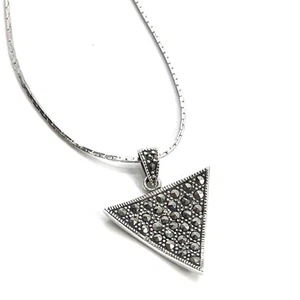 Collana vintage con ciondolo triangolo marcasite in argento sterling 925 16,5 pollici - Foto 1 di 10