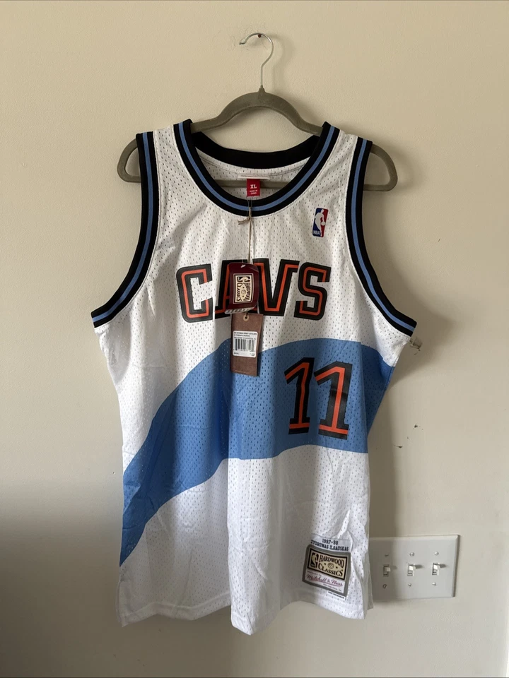 MEN’S MITCHELL & NESS CAVALIERS ZYDRUNAS ILGAUSKUS #11 1997-98 JERSEY Sz XL NWT - Image 1 of 4