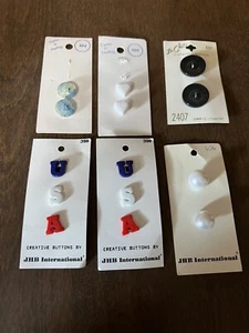 Vintage Lot buttons on cards JHB international curtis & darling le chic USA - Picture 1 of 7