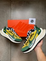STEAL* Sacai waffle summit white, Men's Fashion, Footwear, Sneakers on  Carousell