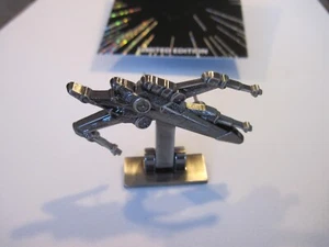 Disney Star Wars Fahrzeuge: LE 6000 - Pin des Monats - X-Wing Fighter - Bild 1 von 5