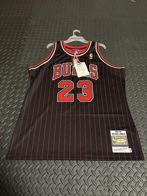 Camiseta 100% Auténtica Michael Jordan Mitchell and Ness Chicago Bulls Oro NBA XL Foto 1 de 4