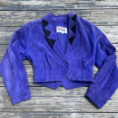 Chaqueta rockera de gamuza púrpura vintage de los años 80 recortada Club Wear CHIA talla S 38 pecho Foto 1 de 4