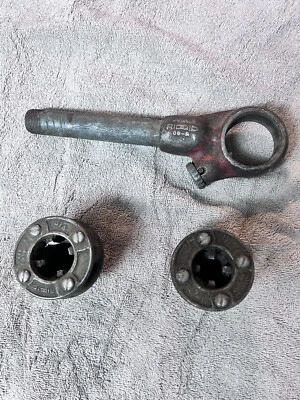 RIDGID 00-R Ratchet Pipe Threader and 1/2"  And 3/4”Die Heads - Image 1 of 4