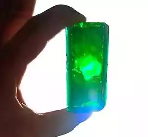 Lab-Created Green Emerald, 620 Ct Colombian Gemstone, Raw Rough for Faceting - Picture 1 of 4