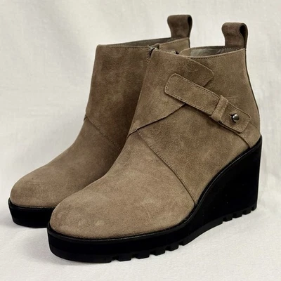 $265 - Botín deportivo de gamuza con cuña Eileen Fisher Tinker en color tostado mangosta talla 7,5 Foto 1 de 4