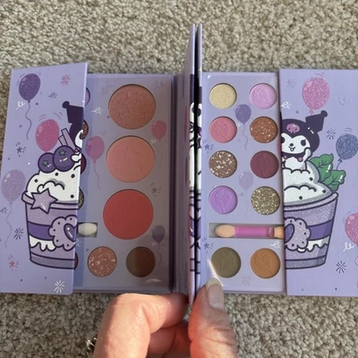 NUEVO Lote de 2 conjuntos de paletas de maquillaje de sombra de ojos y rubor Kawaii KUROMI grandes regalos  Foto 1 de 4