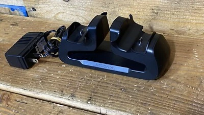 Insignia - Dual Controller Charging Station for Xbox One No Battery packs - Image 1 of 4