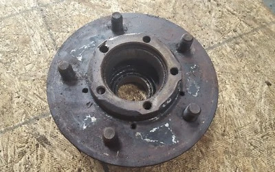 Land Rover Axle Hub 571764 - Image 1 of 2