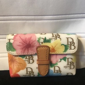 Vintage Dooney & Bourke Wallet DB 1975 Logo Hibiscus Floral w Leather - Picture 1 of 9