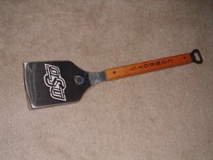 OKLAHOMA STATE COWBOYS NCAA BBQ Sportula Hamburger Flipper Spatula Cap OPENER - Picture 1 of 4