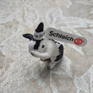 2010 New Schleich Grooming Bunny Rabbit  13698  - Picture 1 of 3