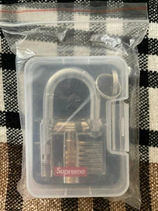 Brandneu Supreme Master Clear Lock Schloss rot Vorhängeschloss kostenloser Versand SS20 - Bild 1 von 2