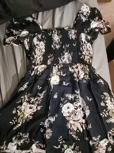 Nuevo con etiquetas Mini Vestido Disturbia REVIVAL Manga Abullonada 4 Calce y Acampanado Calaveras y Floral - Imagen 1 de 9
