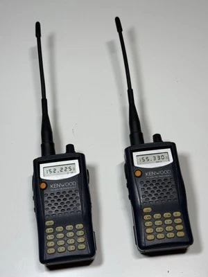 2x Kenwood TH-K2AT MAX Pantalla Digital 144Mhz VHF/UHF Radio Portátil Transceptor Foto 1 de 4