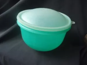 vintage Tupperware jadeite green lettuce keeper crisper no spike 1424 large - Picture 1 of 1