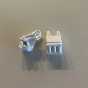 Lego Bionicle 64251 White Fist with Axle Hole - 3 Fingers / Set Of 2 - Picture 1 of 2
