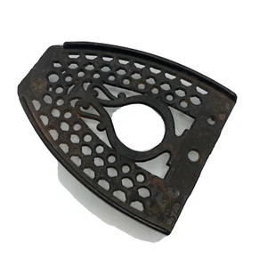 ANTIQUE BLESS & DRAKE (B & D) IRON TRIVET HOLDER SAD IRON REST 6" x 4 1/4" - Picture 1 of 8