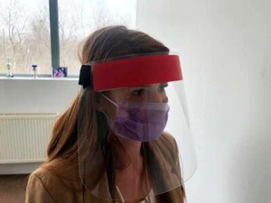 Augenschutz Gesichtsschutz Gesichtsschutzschirm Schutzbrille Anti-Spuck - Picture 1 of 5
