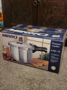 Utensilios de cocina para olla a presión de aluminio pulido Mirro, 4,2 cuartos de galón, plateados - Imagen 1 de 6