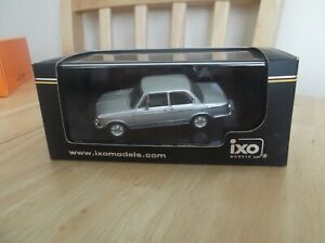 IXO 1/43 SCALE 1972 BMW 2002 TII IN SILVER AND BOXED