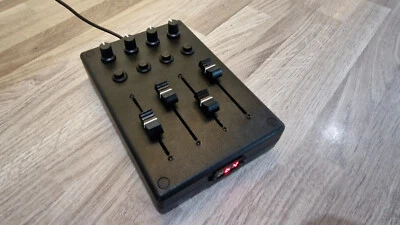 USB MIDI Controller 4 Fader 4 Tasten 4 Regler programmierbar CC & PC DAW Steuerung - Bild 1 von 4