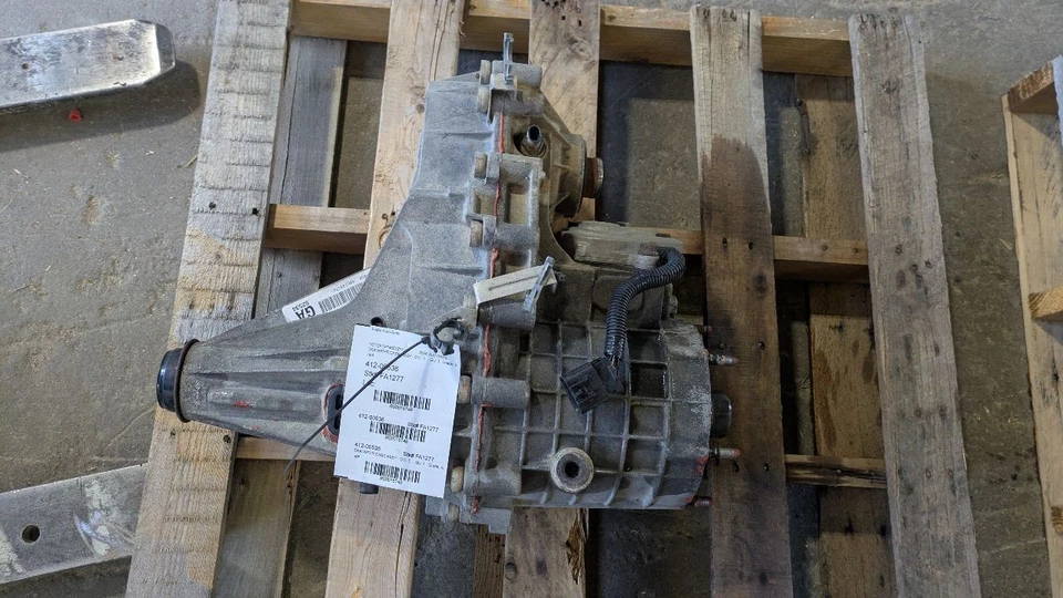 03-06 Chevy Silverado Tahoe Np8 push button transfer case 1500 suburban - Image 1 of 2