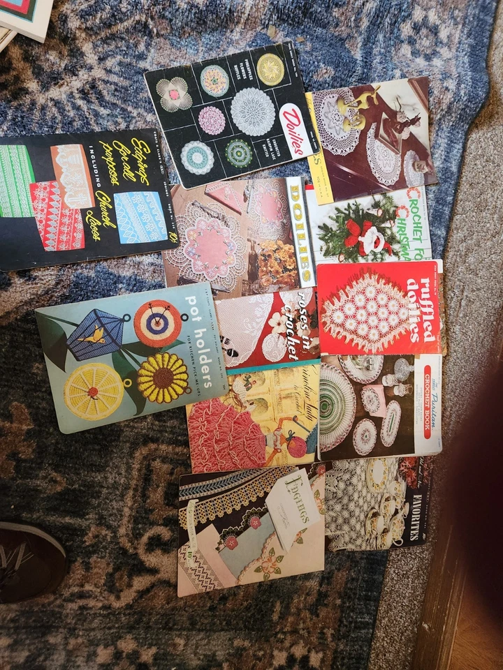 Lote de 12 revistas vintage patrón ganchillo soporte, bordes, Navidad, tapetes Mor Foto 1 de 4