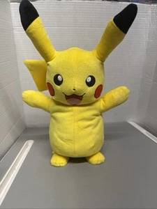 Pokemon Pikachu Electric Charge Talking & Lights Up 13 Zoll Plüsch 2021 FUNKTIONIERT!! M/NM - Bild 1 von 5