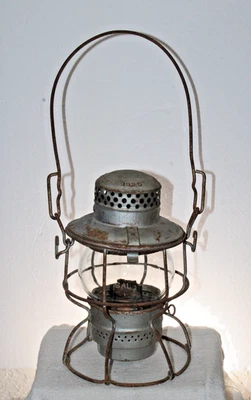 1925 Seaboard Air Line SAL Armspear Railroad Lantern Etched Globe - Image 1 of 4